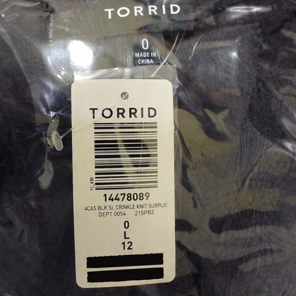 Torrid 0 (12) Black Crinkle Knit Surplice Midi Dress Tiered Skirt - Picture 8 of 10